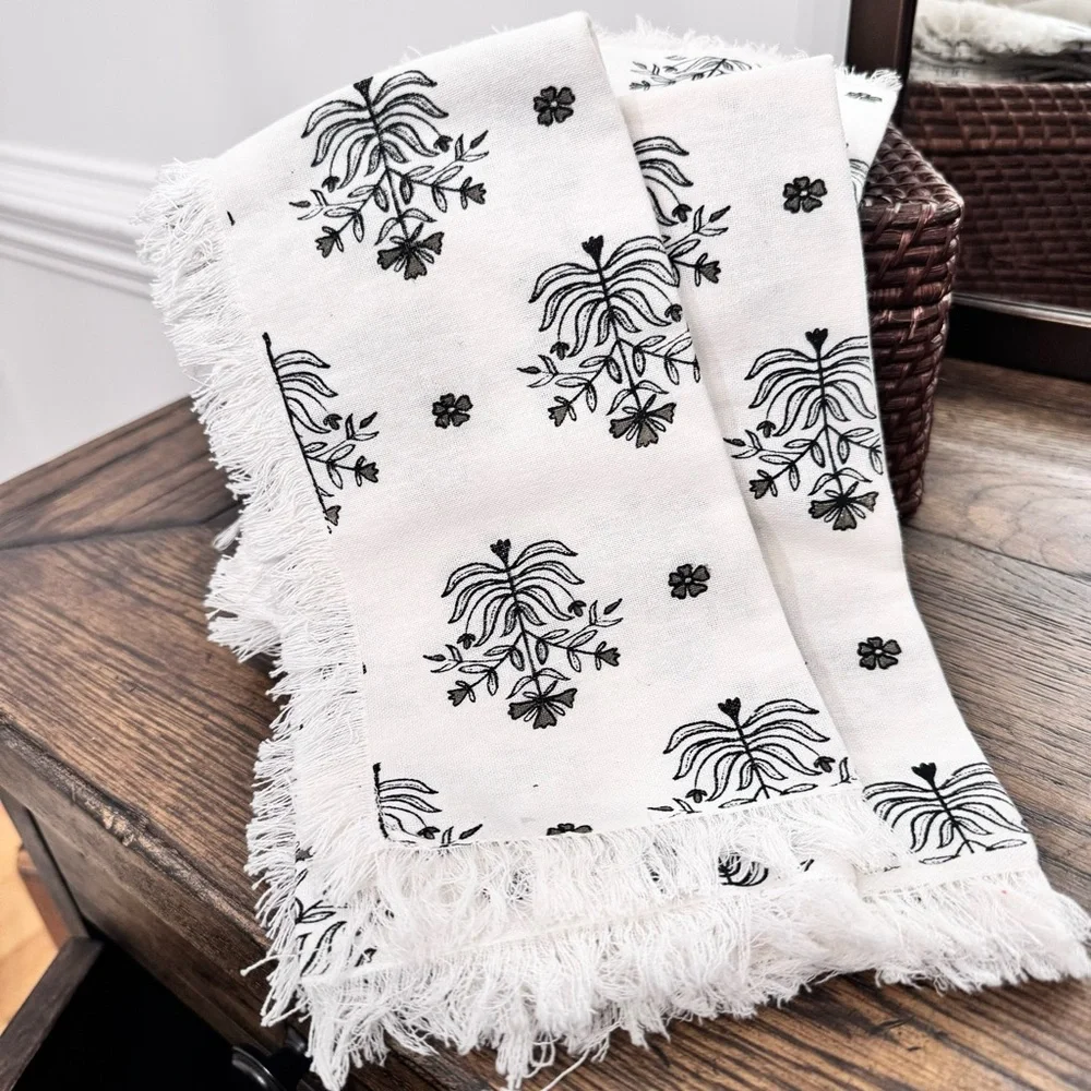 Set of 8 (Studio McGEE Style) Turk Treasures Printed Cloth Napkin NEW
